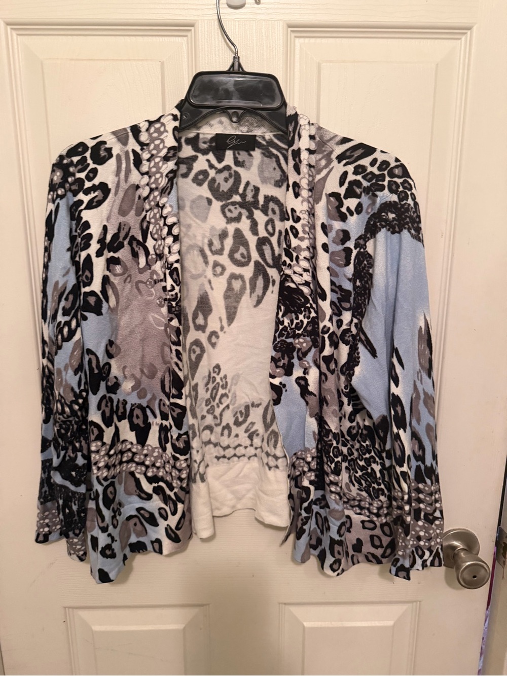 Source Unknown Light Blue and Gray Leopard Print Open Cardigan